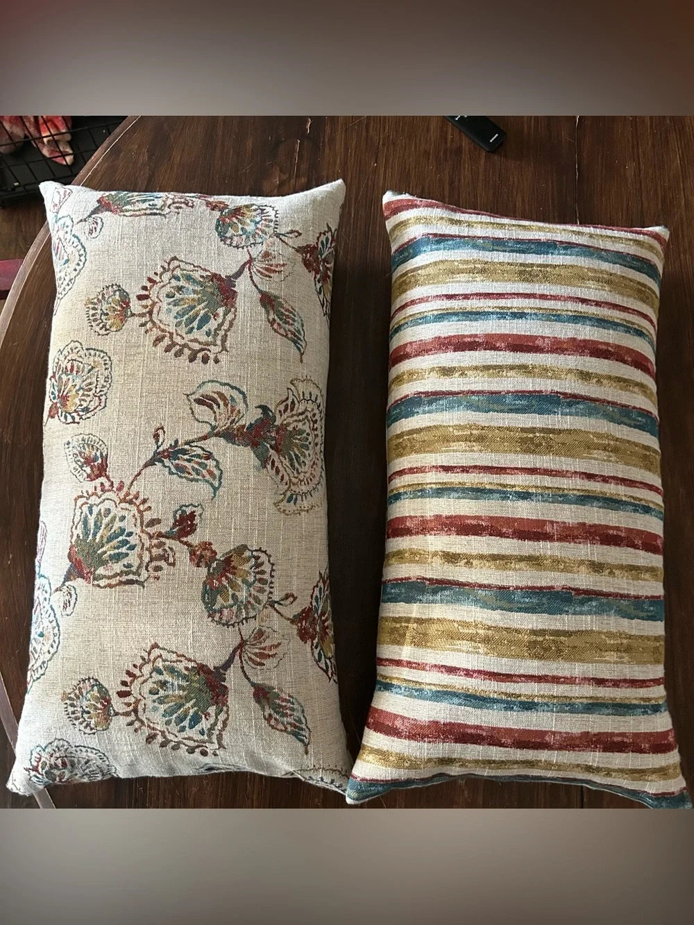 Set of 2 Lumbar 25”x13” Floral Striped Pillows Unbranded No MaterialTag